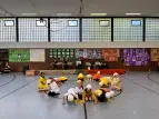 Die Küken hüpften lebendig über die Bühne und brachten das Publikum zum Schmunzeln.“